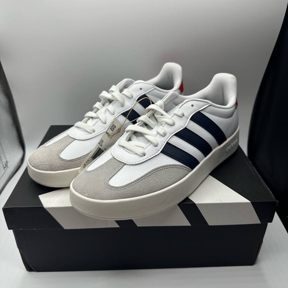 Adidas Barreda Mens 9.5 Sneakers